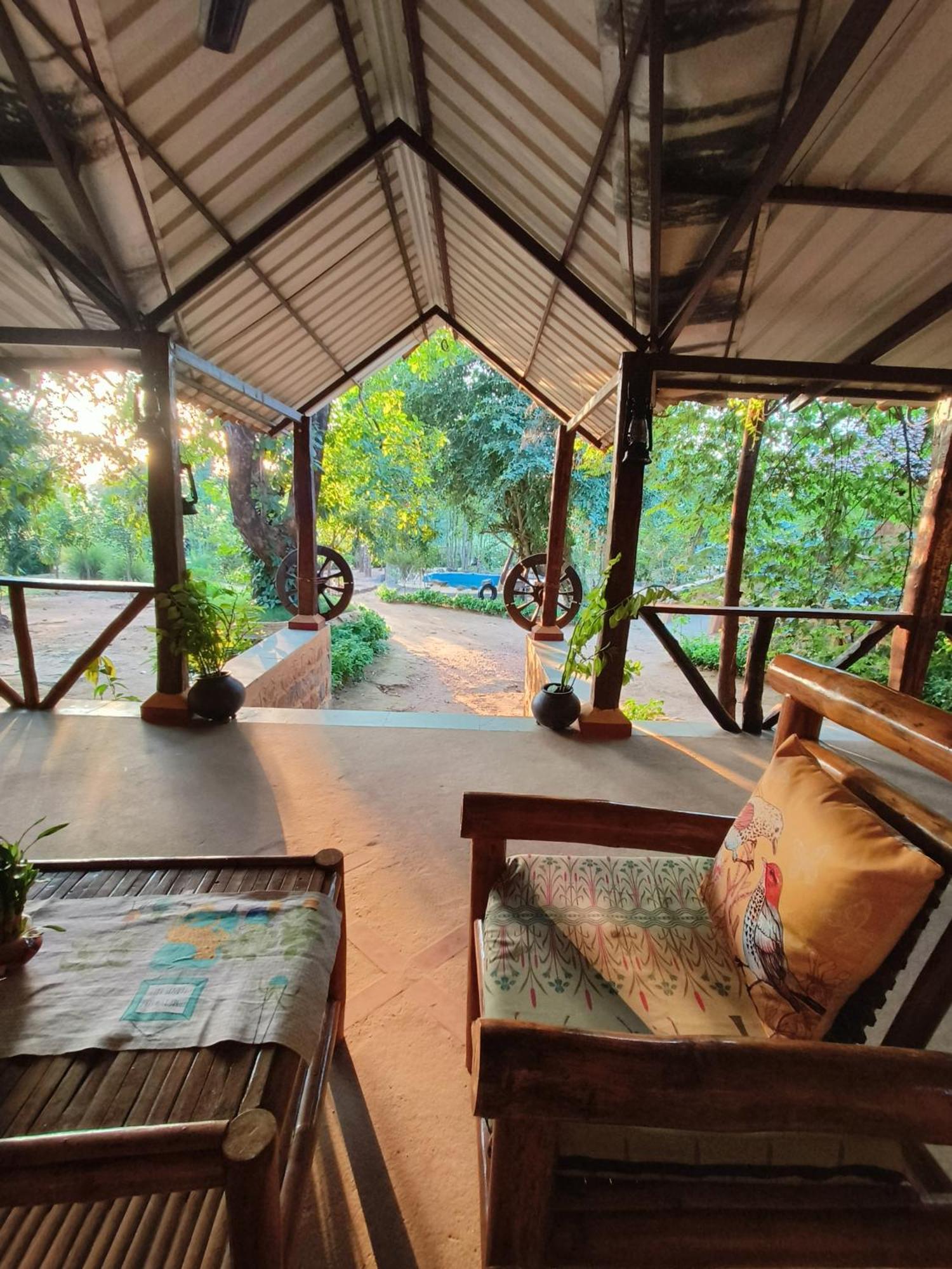 Surwahi Social Ecoestate Kānha Extérieur photo