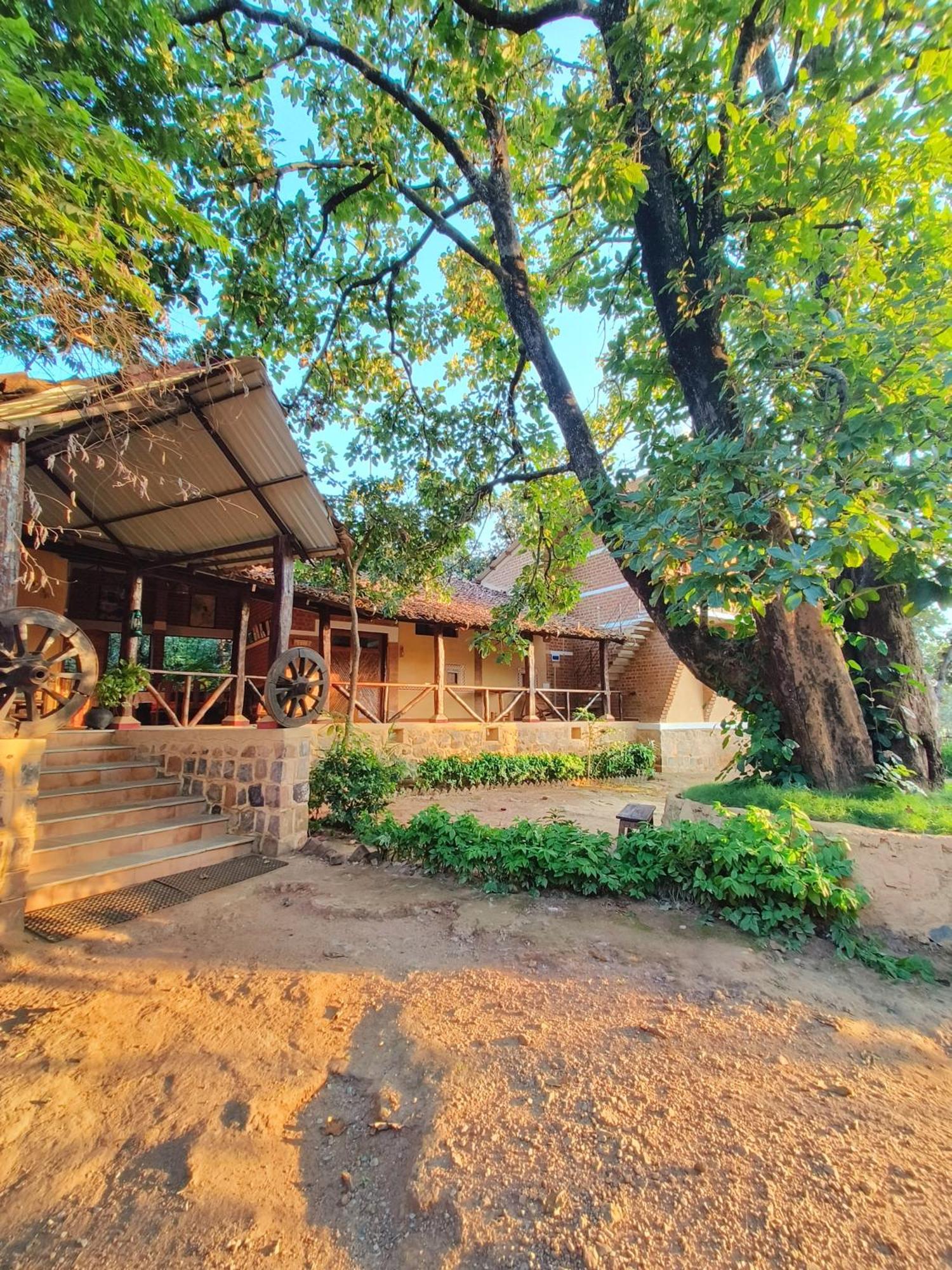 Surwahi Social Ecoestate Kānha Extérieur photo